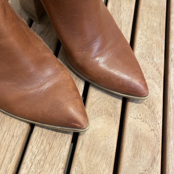 Women’s Steve Madden Kaylah cognac booties - Picture 2 of 2